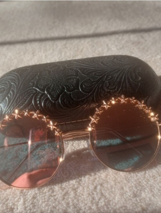 Charming Charlie Accessories - Cute Round 🤩 Star-Embellished Pink Sunglasses With Case